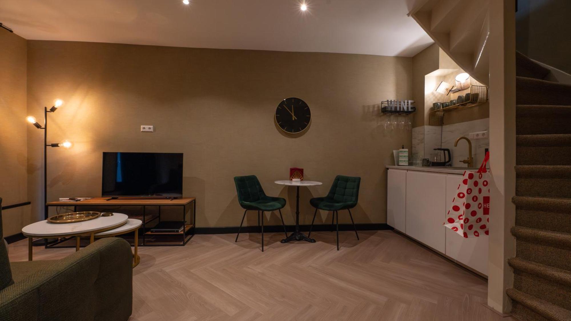 Downtown Suite L'Aia Esterno foto
